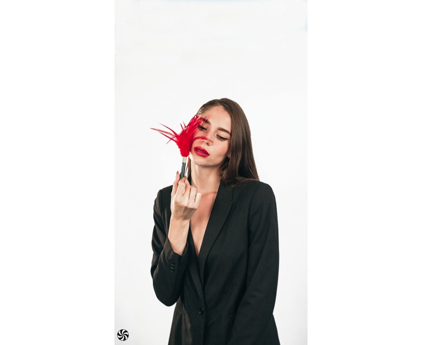 Lola Games перьевой тиклер Burlesque Plume 23 см, Красный