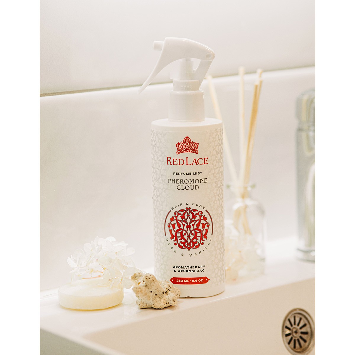 Red Lace Pheromone Cloud парфюмированный мист с феромонами, 250мл